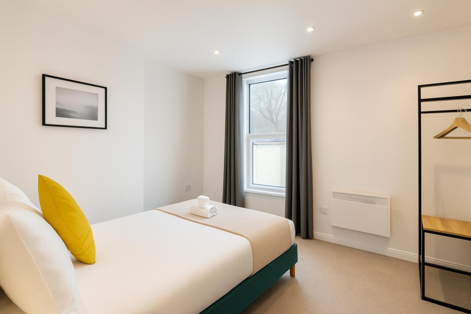 2 Bedroom Apartment Near City Centre, Uni & Parks! カーディフ エクステリア 写真